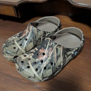 Kids Realtree Camo Crocs- Junior Size 3